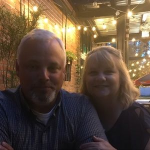 Meet your Posher, Lora